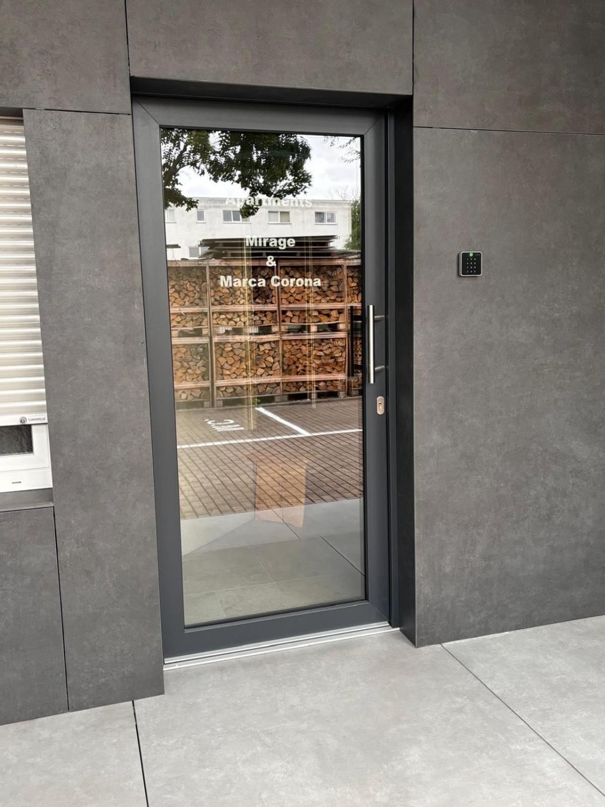 Huebner Appartement *